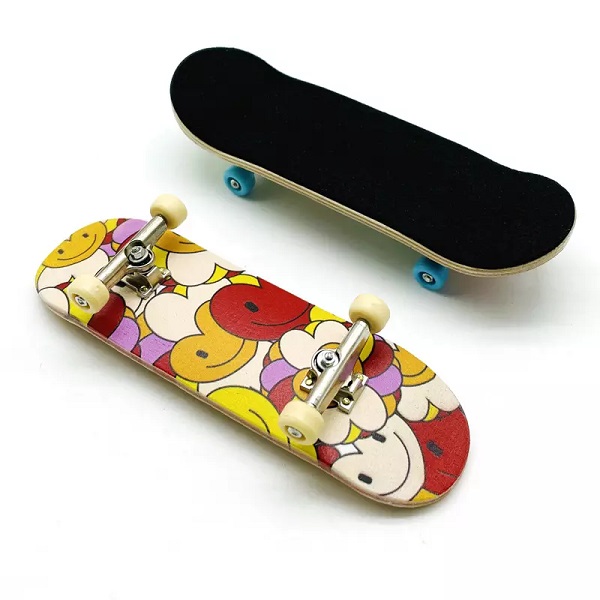 Gudang Fingerboard Pasokan Pabrik Skateboard Terima Custom Printing Skateboard