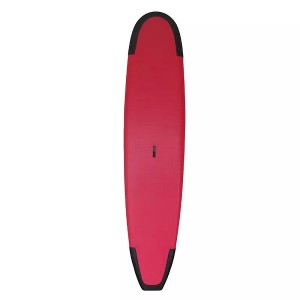 Surf personnalisé sur une planche de surf à capote souple