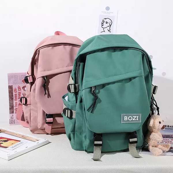 Backpack li ma jgħaddix ilma minn Nisa Backpack ta 'Kuljum Stil Ġdid Pretty Nylon Bag Fashion Female School Bagpack għal Teenage Outdoor Travel Bag