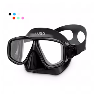 Pinasadya ng mga tagagawa ang bagong de-kalidad na diving goggles