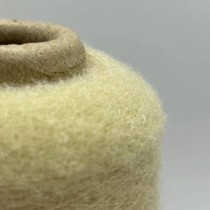 Mainit nga pagbaligya Superior Quality 100% Nylon Feather Yarn Para sa Knitting Machine Hand Knitting