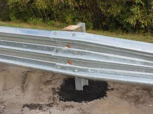 OEM Customized Roadside Steel Thrie Beam Safety Guardrail