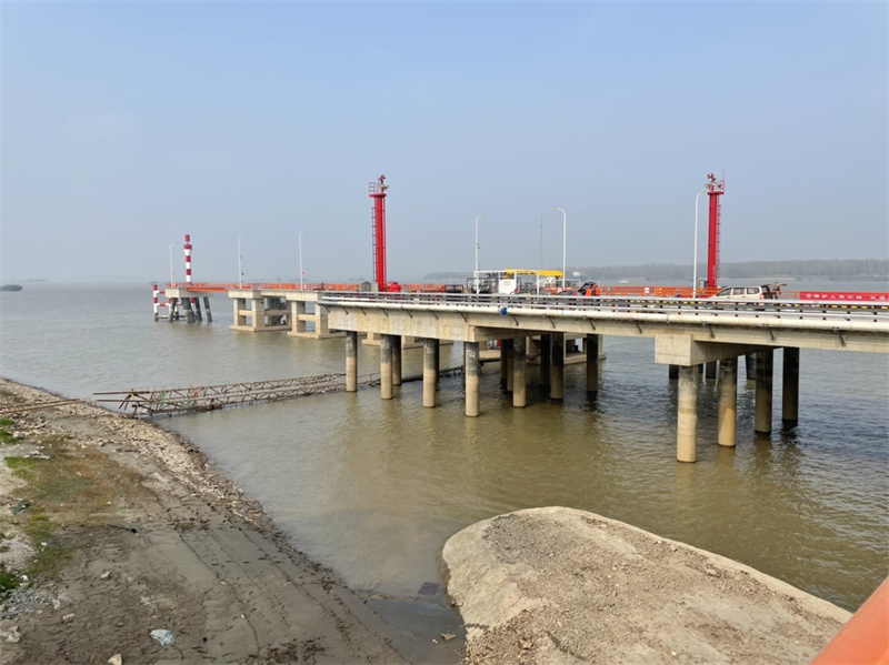 תחנת תדלוק על חוף ספינת LNG נהר Wuhu Yangtze