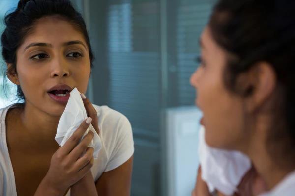 What are Cotton Dry Wipes? 5 Ways to Revolutionize Your Skin Care