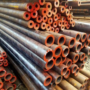 Rūpnīcas cena ASTM oglekļa tērauda cauruļu leģētā tērauda caurules API bezšuvju tērauda caurule