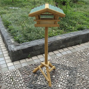 Hrănitoare pentru păsări din lemn cu platformă mare, cu suport