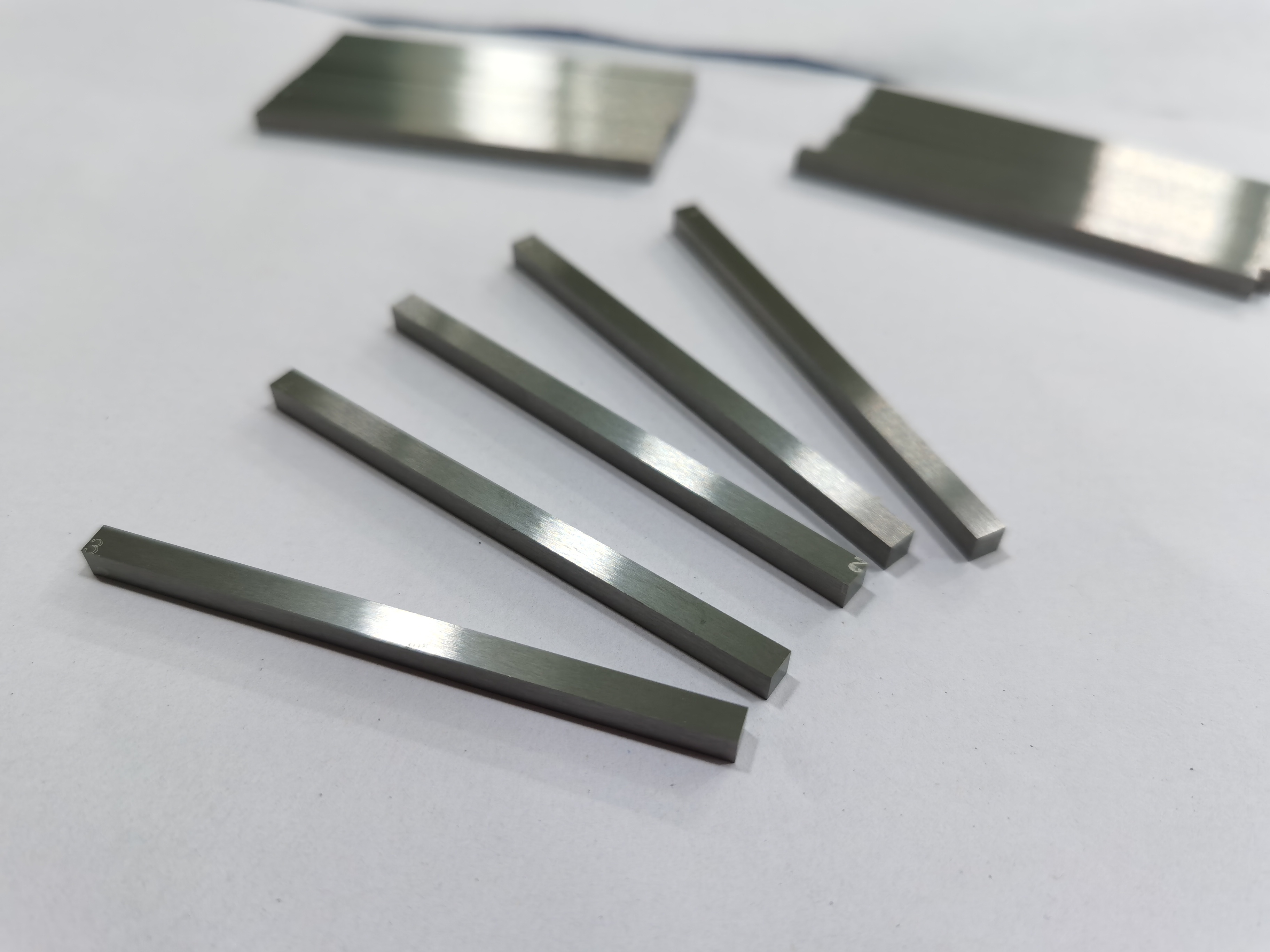 โรงงานส่งเสริมการขาย 93mm Alloy Tipping Paper Square Blade Cutter สำหรับเครื่องจักร Mk9