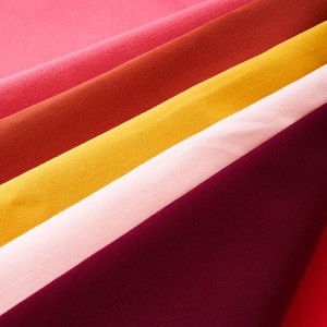 TTR jadro priadza strečový materiál TR 78 % polyester 18 % umelý hodváb 4 % zmes spandexu Farbená tkanina