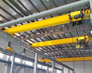 Přizpůsobený elektrický jednopaprskový mostový jeřáb EOT Crane 15 tun Cena