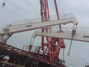 crane deck (Rêxistina materyalê di navbera du keştiyan de)