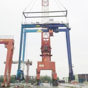 Najlepsza konstrukcja stabilnej suwnicy bramowej z oponami kontenerowymi do portu