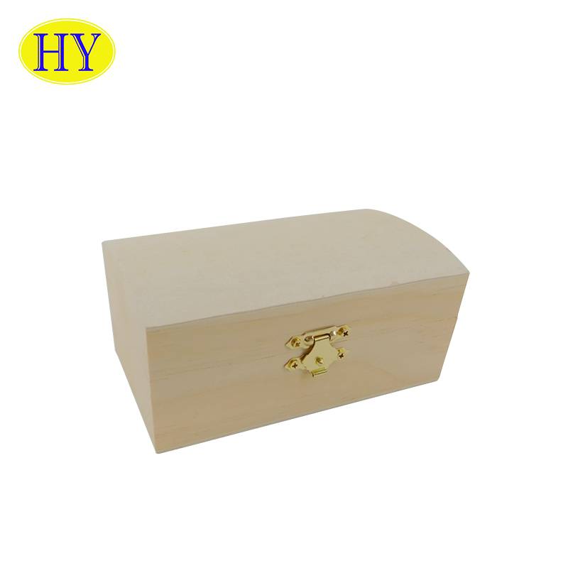 Caja de regalo de joyería de madera personalizada pequeña tallada a mano a la venta