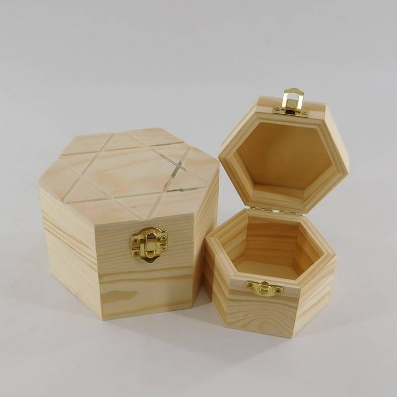 Petites boîtes à bijoux en bois non finies en forme d'hexagone personnalisées en gros