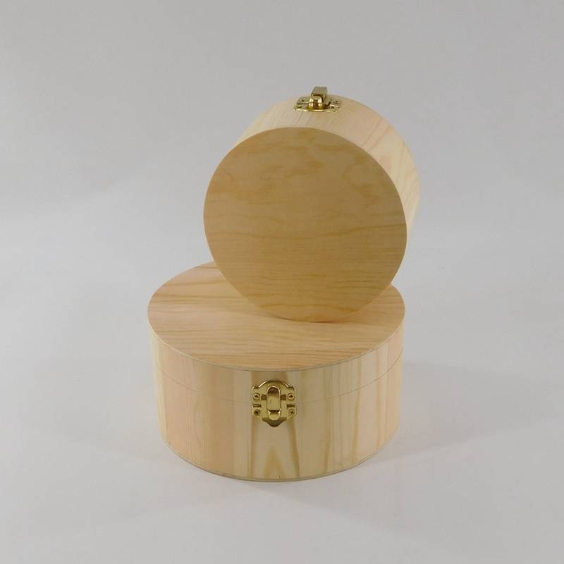 Kuti paketimi prej druri me porosi të vogël natyrale të papërfunduar në formë të rrumbullakët me kapak të varur me shumicë