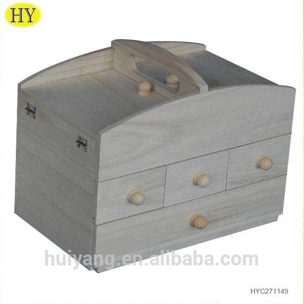Pudełko z lekkim drewnianym zestawem do szycia domowego