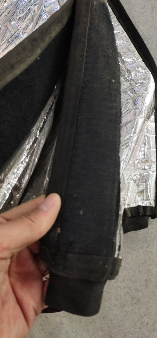 درجہ حرارت کے حساس کارگوس کولڈ فری ڈلیوری پیلیٹ تھرمل بیگ کے لیے درمیان میں موصلیت کے فوم کے ساتھ ڈبل سائیڈ ایلو فوائل انسولیٹڈ پیلیٹ کور