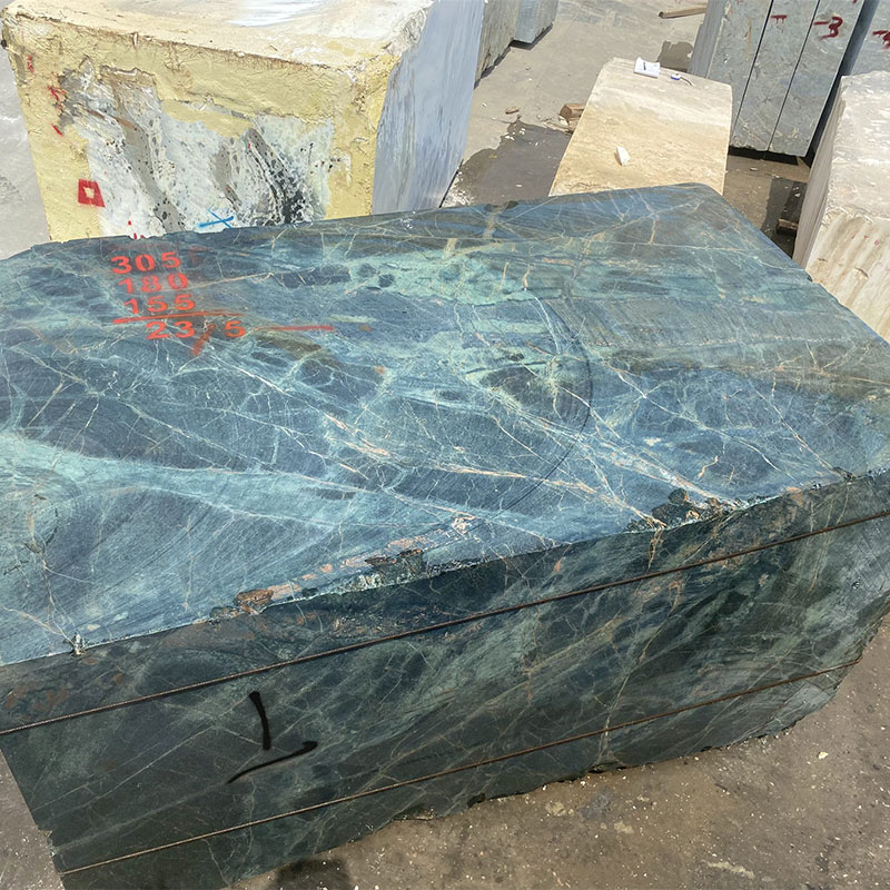 Luxuzko marmol berde bolkanikoko bloke ezaguna
