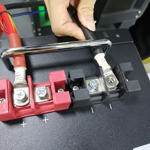 Έπιπλο μπαταριών Lifepo4 Μπαταρίες αποθήκευσης ενέργειας 51,2 V για εφαρμογή inverter.
