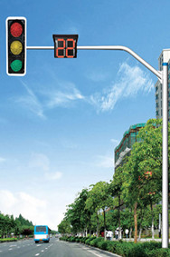 शहरी वाहतूक व्यवस्थापनासाठी सिग्नल लाइटचे खांब महत्त्वाचे का आहेत?
