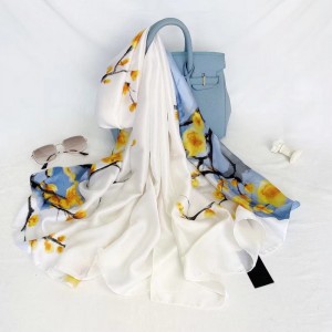 Fournisseur chinois d'écharpe longue en soie à imprimé floral d'automne