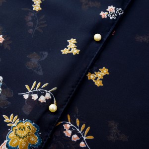 Oversized Summer Cape Poncho ជាមួយនឹង Pearl Button China អ្នកផ្គត់ផ្គង់ OEM