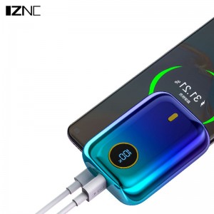 Z01 सफेद पतला और हल्का पोर्टेबल 10000mAh मोबाइल फोन डुअल USB बैटरी पावर बैंक