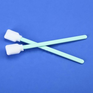 Dust free and antistatic cleaning swab