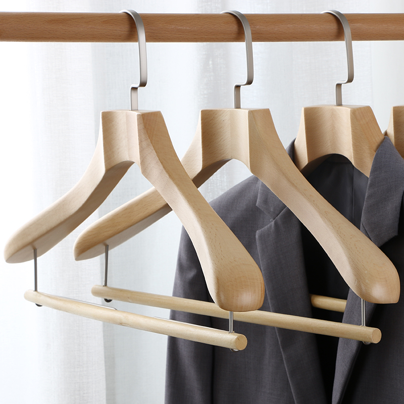 What are the different materials of hangers? Option 3：Wooden Hangers