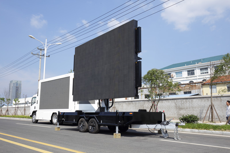 Development trend of mobile LED vehicle screen