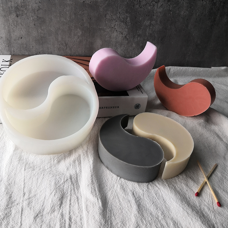 J149 New Design Handmade Craft Gift Aromatic Plaster Candle DIY Ying Yang Silicone Molde Tai Chi Yin Yang Candle Molde