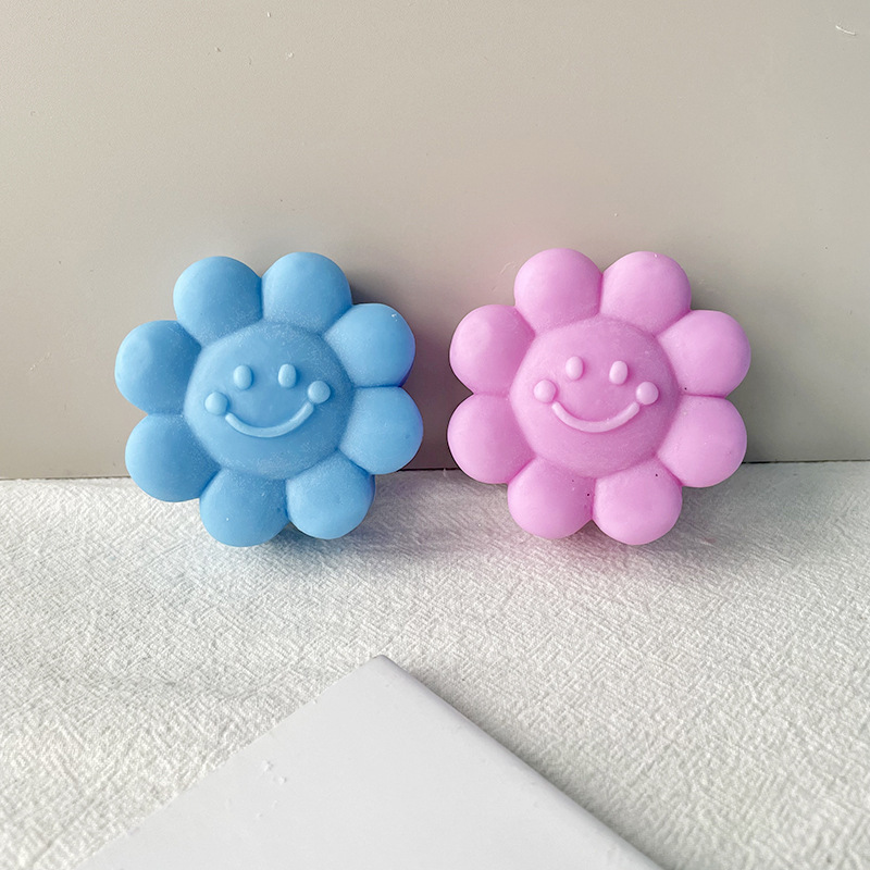 J6-232 Nani Aromatic Candle Plaster Silicone Mold Smiley Face Flower Candle Silicone Mold