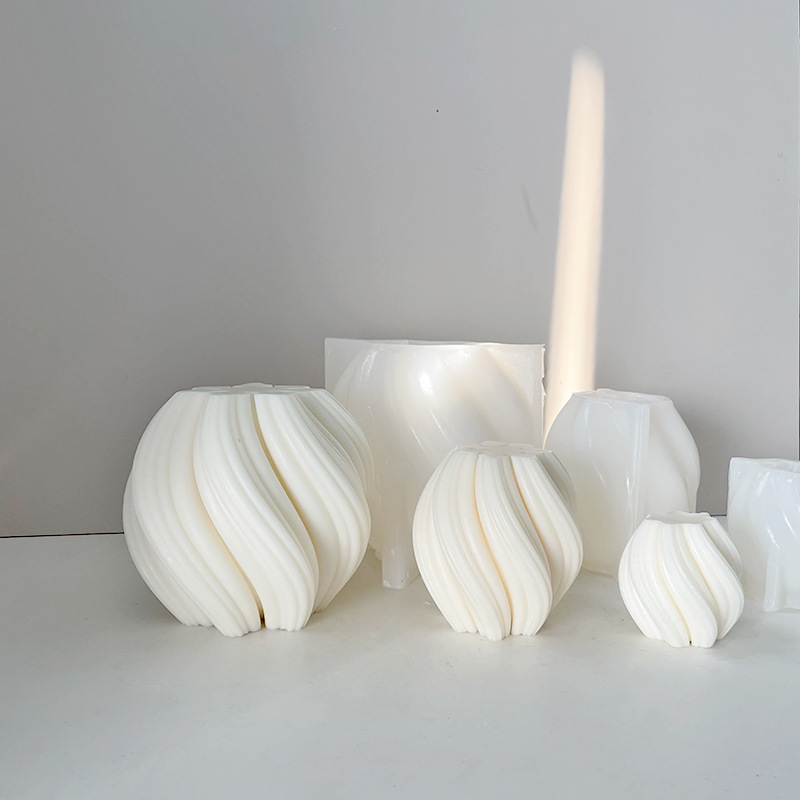 J1180 DIY Abstrakte Keunstkolom Moderne Kears Silicone Mould 3D Unregelmjittige geometryske Rotearjende Wave Candle Mould