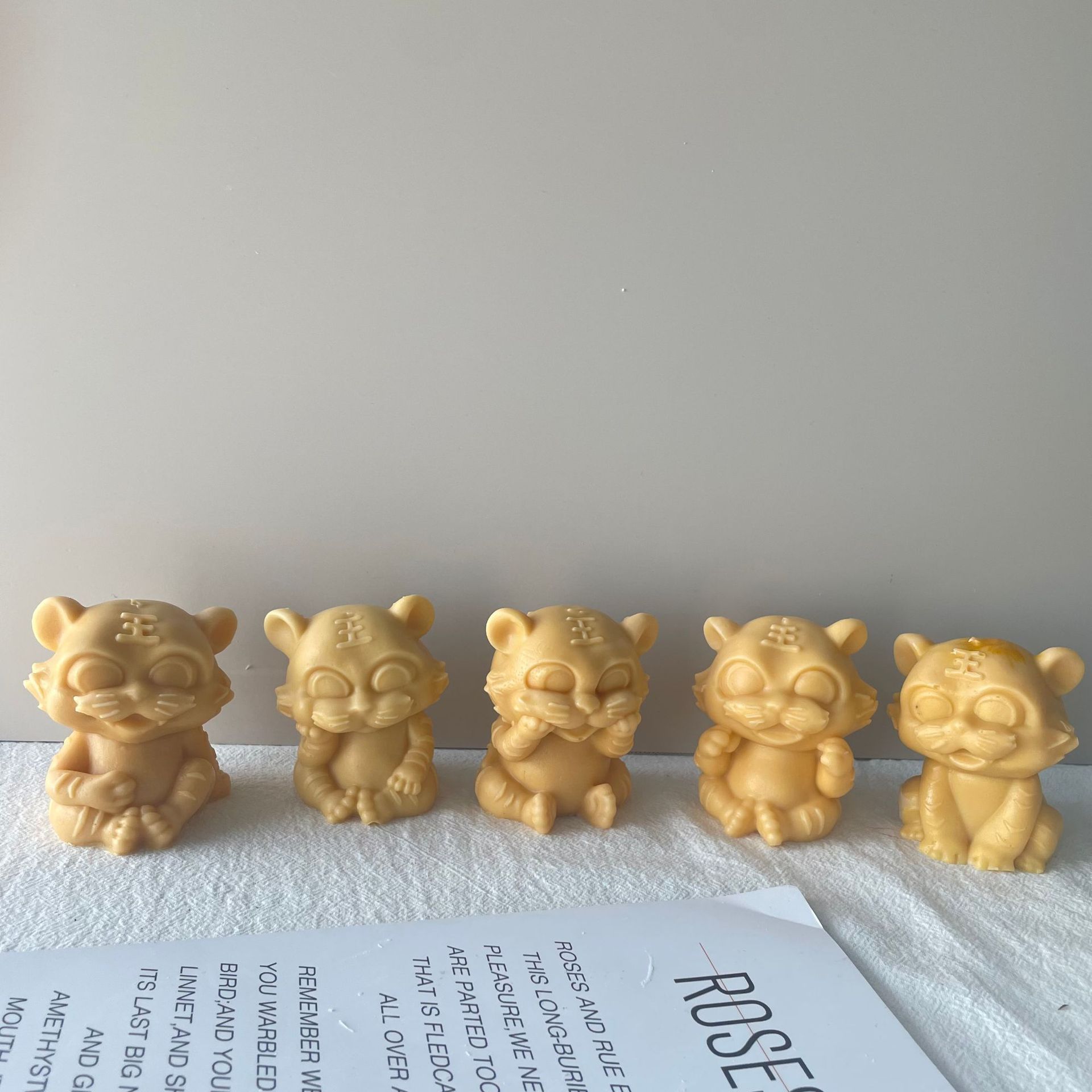 J6-115 2022 New Design DIY Chinese Traditional Tiger Chaka Chatsopano Nkhungu 3D Cute Tiger Silicone Candle Mold