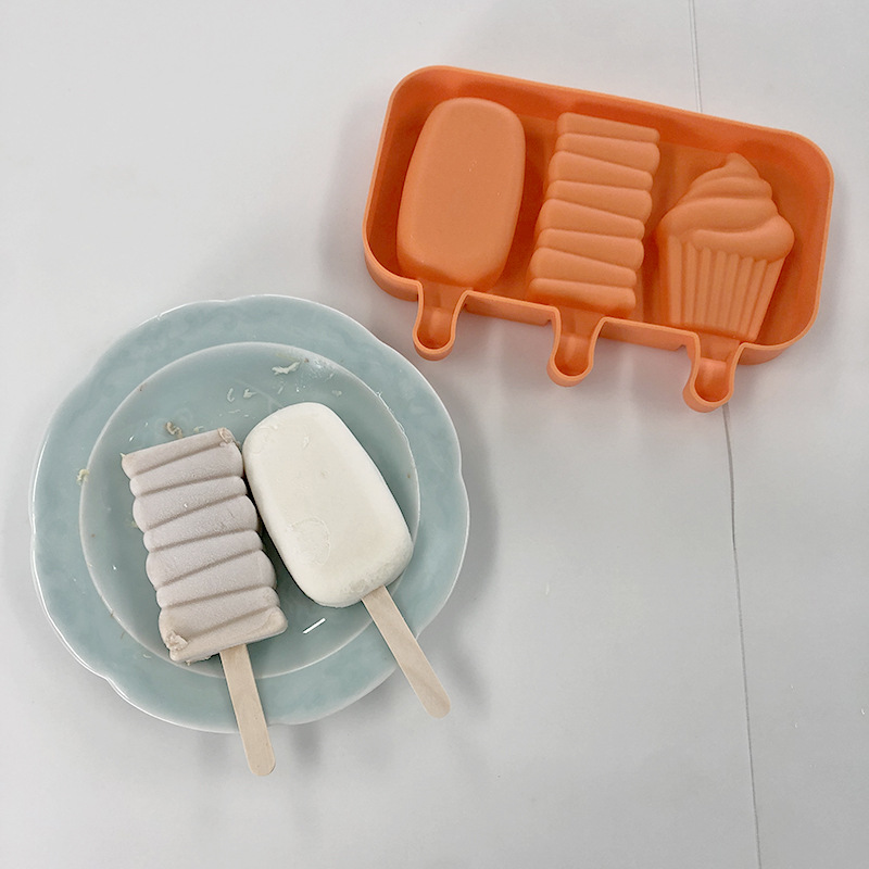 DIY Food Grade Bpa Free Ice Maker Tools Cartoon Popsicle Ice Cube Pop Tray na May Takip Silicone Popsicle Ice Cream Mould Para sa Mga Bata