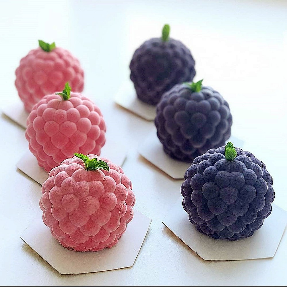 4 Cavity 3D Raspberry Molds Silicones တီထွင်ဖန်တီးထားသော သစ်သီး ပြင်သစ် Mousse ကိတ်မုန့်မှိုများ Dessert Molds DIY မုန့်ဖုတ်မှိုများ