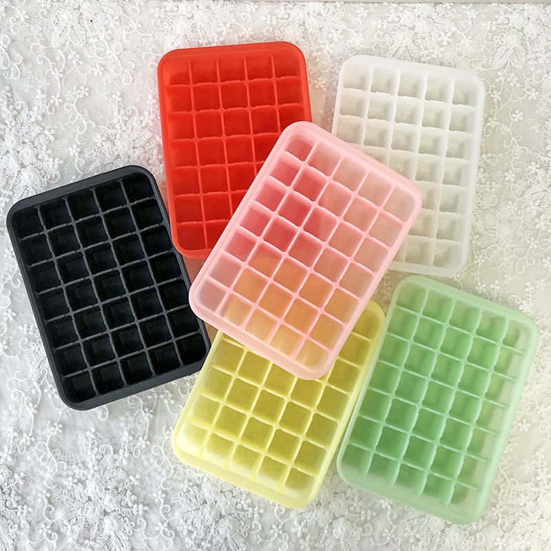 Lengvai atleidžiamas 35 ertmės kvadrato formos ledo kubelių gamintojas, silikoninis ledo kubelių padėklas, skirtas šaldiklio gamybos įrankiams
