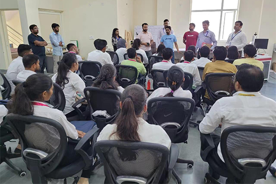 Estudantes VGI da Índia visitaram a Ruanmi Technology em 6 de dezembro.