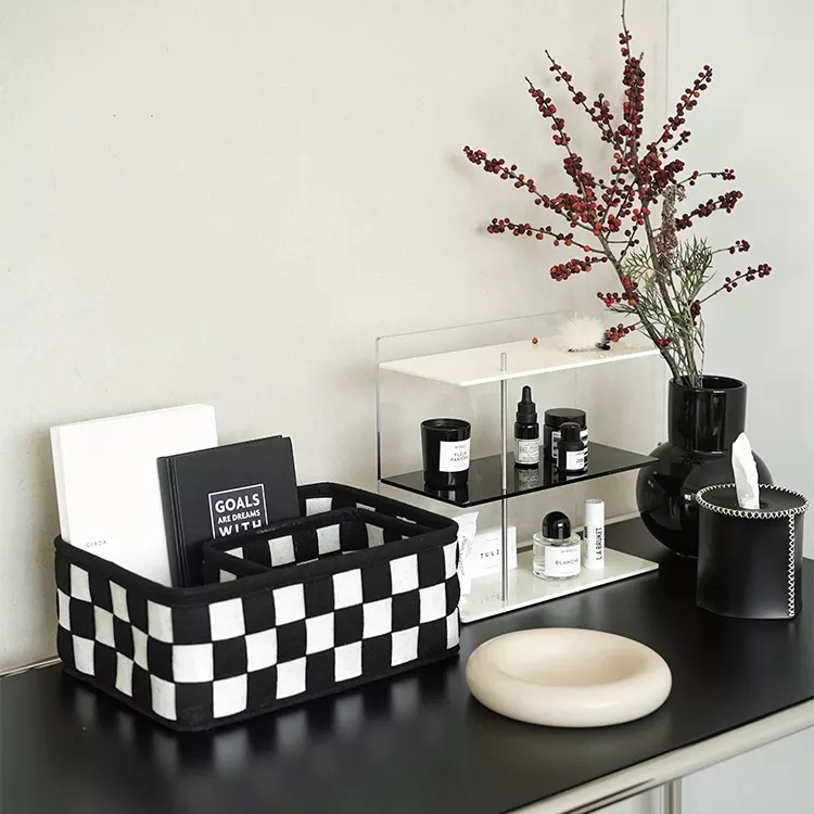 Checkerboard black and white felt woven storage basket Nordic home clothing storage bag Mga laruan ng bata sa pagtatapos ng basket