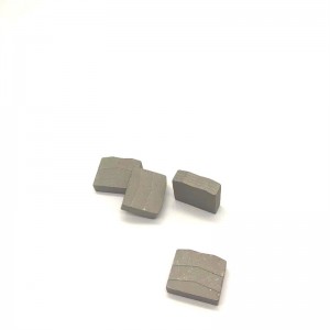 Segmenti di granitu di diamante per l'acciaio di 5,5 mm di spessore 24 * 7,4 / 6,6 * 20 MM Lama di sega multitagliata