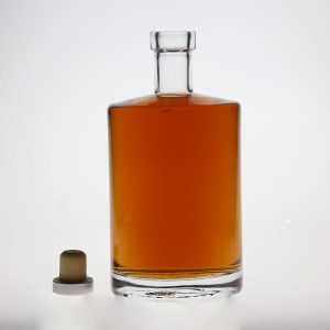 Vairumtirdzniecība stikla pudele 500 ml 300 ml 550 ml caurspīdīga apaļa tukša ruma spirta džina degvīna stikla dzēriena ūdens pudele