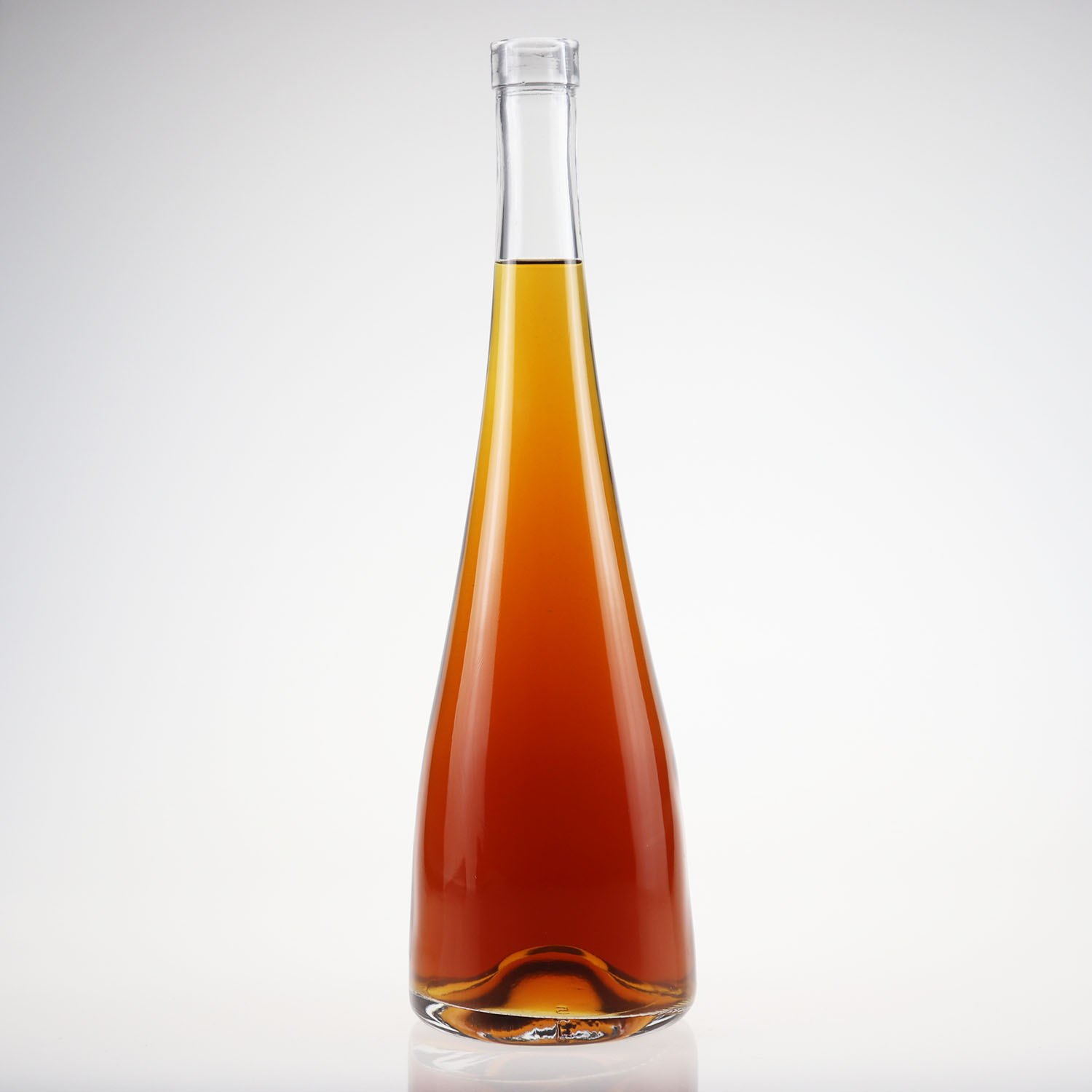 700 ml mantar kapaklı yuvarlak brendi viski cam şişesi (1)