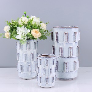 Керамичка садилица и ваза за унутрашњу и спољашњу декорацију специјалног облика
