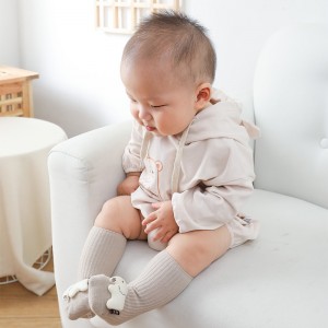 Sifot Großhandel Frühling weiche Baumwolle Kompression neugeborene lange Socken 3D Cartoon Tier rutschfeste Griff Baby Socken