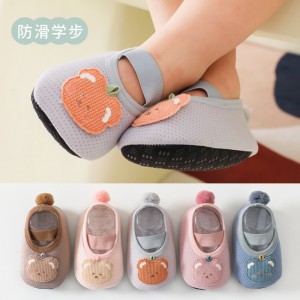 Sifot Großhandel Atmungsaktive Kompression Nette weiche Baumwolle rutschfeste Cartoon-Babyschuh-Socken