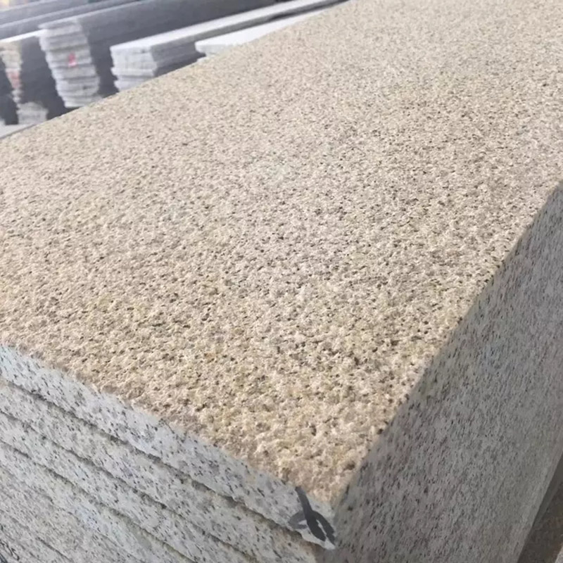 หินแกรนิตสนิมจีนหินสีเหลืองสนิม Flamed Paving Slabs Granite Floor Tiles Fire Surface Granite