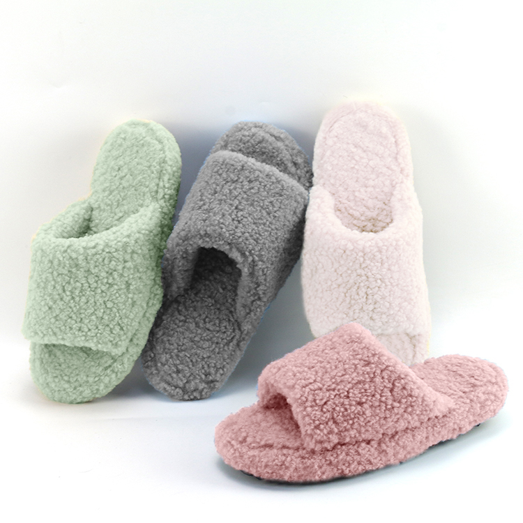 Custom Soft Comfortable Thick Memory Foam Indoor Cozy Lamb Fur Slippers Featured Image