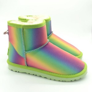 ពណ៌ថ្មីរបស់ស្ត្រីឥន្ទធនូ Soft Comfy Custom Lady Winter Warm Laser Snow Boots