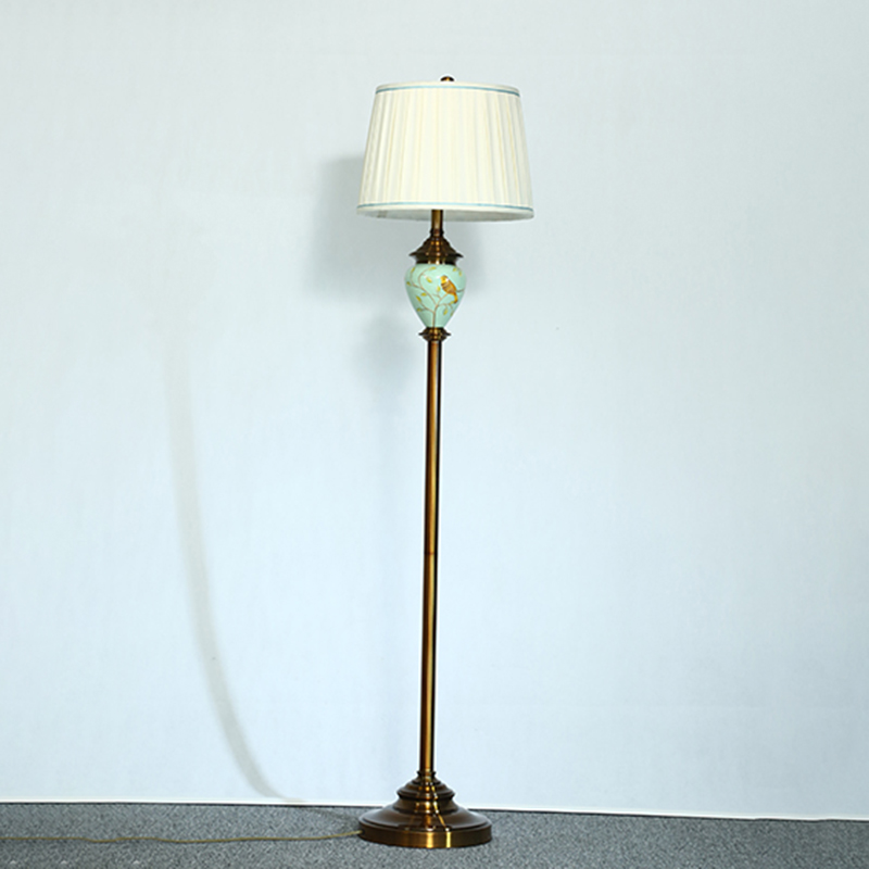 Izinyoni ezipendwe ngesandla nezimbali ze-American Ceramic floor lamp table lamp vintage