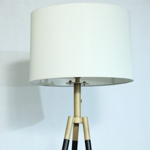 Trójkątna pionowa lampa stołowa w stylu skandynawsko-amerykańskim