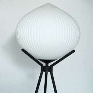 Skandinavsko-američka vintage svjetla luksuzna vertikalna podna lampa za studijsku sobu